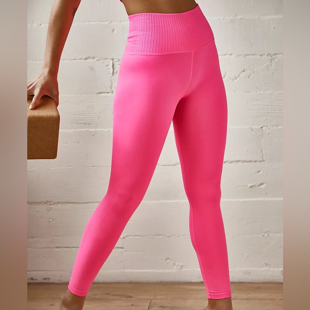 NWT Free People Movement Good Karma Tropical Pink Workout Leggings Size M / L - Picture 1 of 9